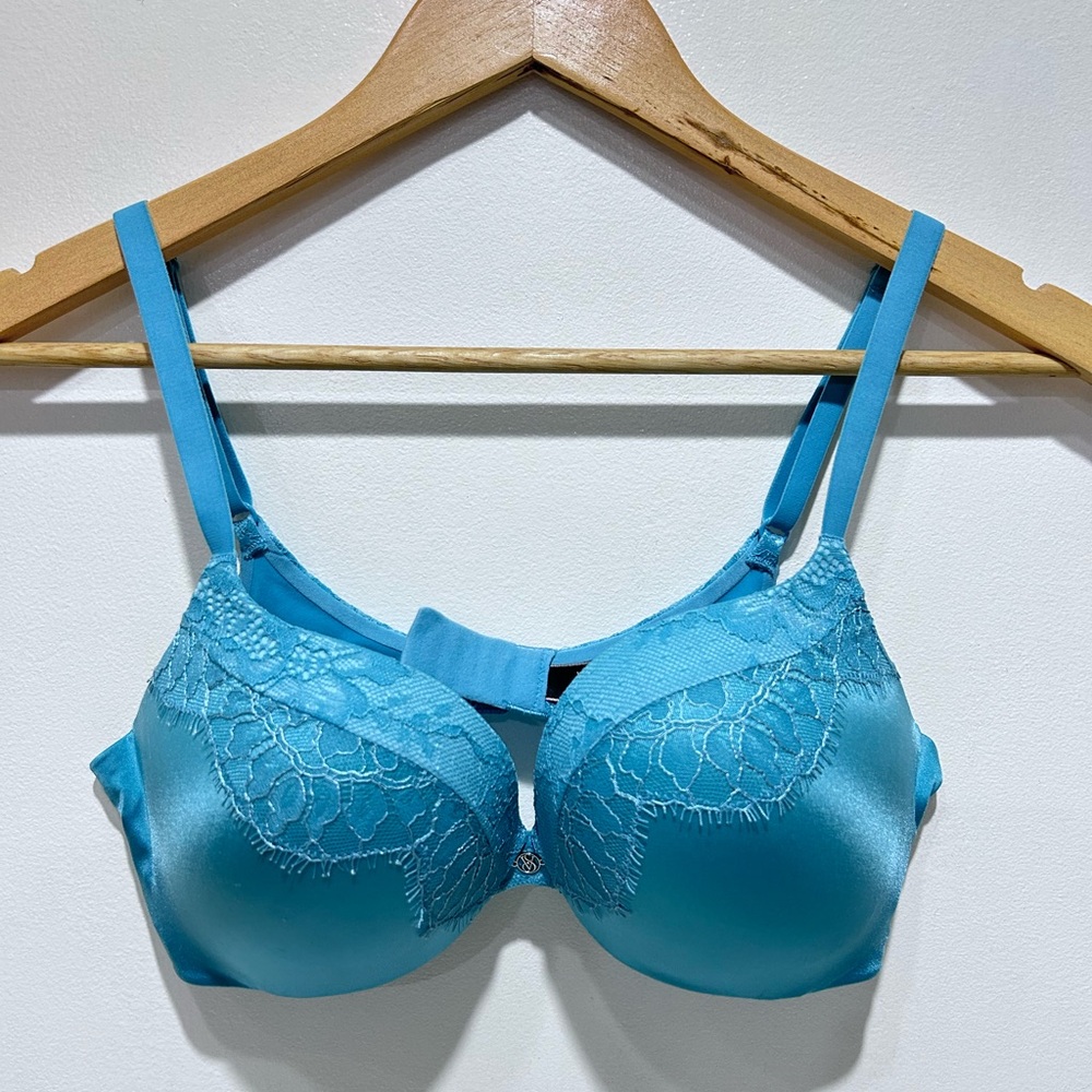 Victoria's Secret VERY SEXY Push-Up Bra Size 34C